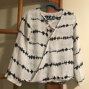 Black and White Bell Sleeved Cris Cross